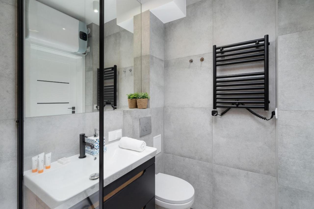 Modern Grzegorzeckie Roundabout Cracow By Renters